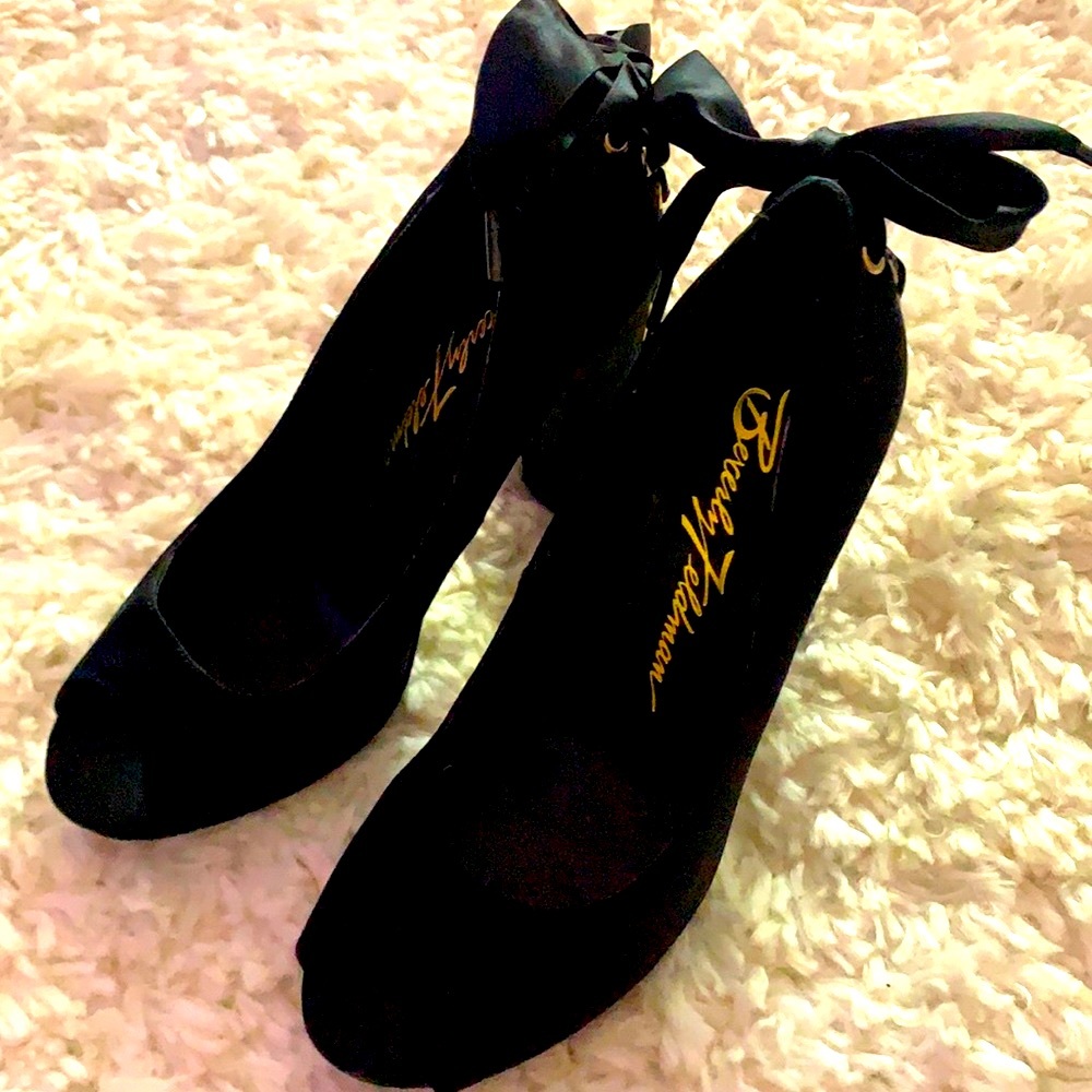 Beverly Feldman Peep-toe pumps 7